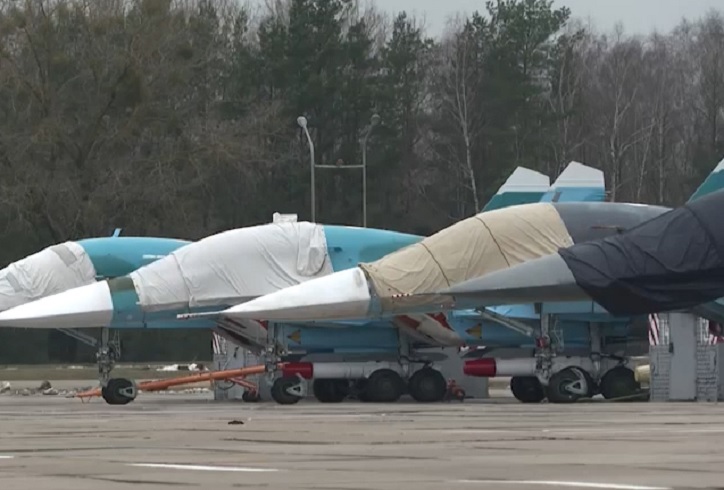 Носителем новой крылатой ракеты «Изделие-30» может быть Су-34 Носієм нової крилатої ракети «Виріб-30» може стати літак Су-34. 1