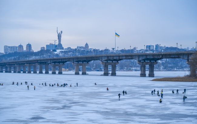 "Нові правила" проїзду мостом Патона у Києві - фейк: які обмеження діють насправді 1