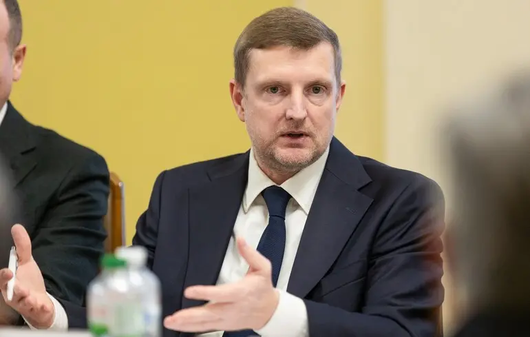 Новим послом України в Італії призначено головного протоколіста Володимира Зеленського. Новим послом України в Італії призначено головного протоколіста Володимира Зеленського. 1