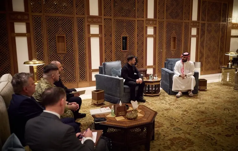 Оборонна угода: Україна та Саудівська Аравія досягли домовленості щодо співпраці. Оборонна угода: Україна та Саудівська Аравія досягли домовленості щодо співпраці. 1