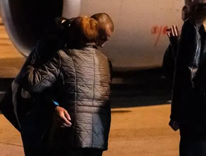 Передача двох українських військовополонених Угорщині - Сійярто опублікував їхнє зображення. 2