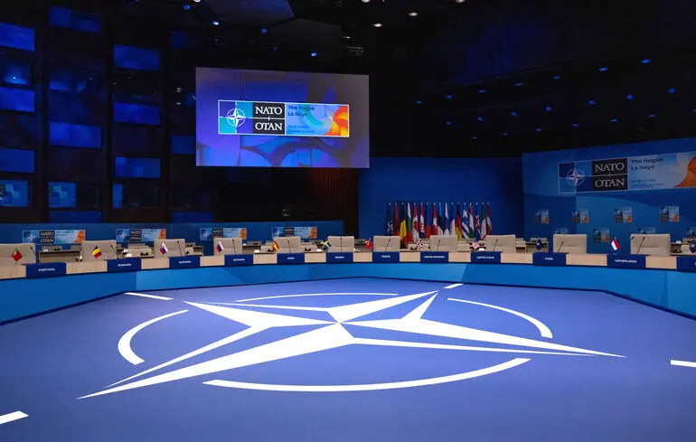 Перерозподіл функцій у НАТО - як Європа бере на себе відповідальність за традиційну оборону. 1