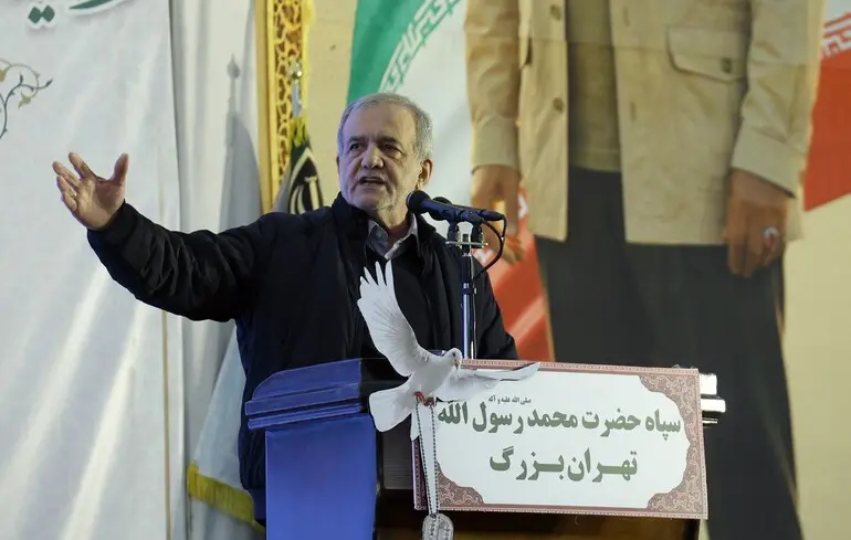 Пезешкіан повідомив, за яких обставин Іран може відреагувати на військові дії. 1