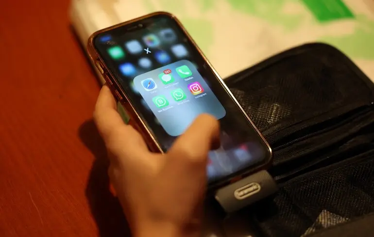 Підлітки в Австралії знаходять способи обійти заборону на соціальні мережі, використовуючи VPN для доступу до Instagram та TikTok. 1