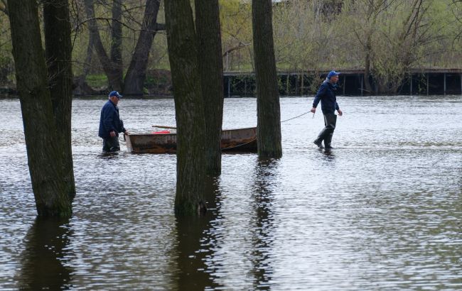 Річки можуть вийти з берегів: яка погода буде в Україні завтра й де чекати опадів 1