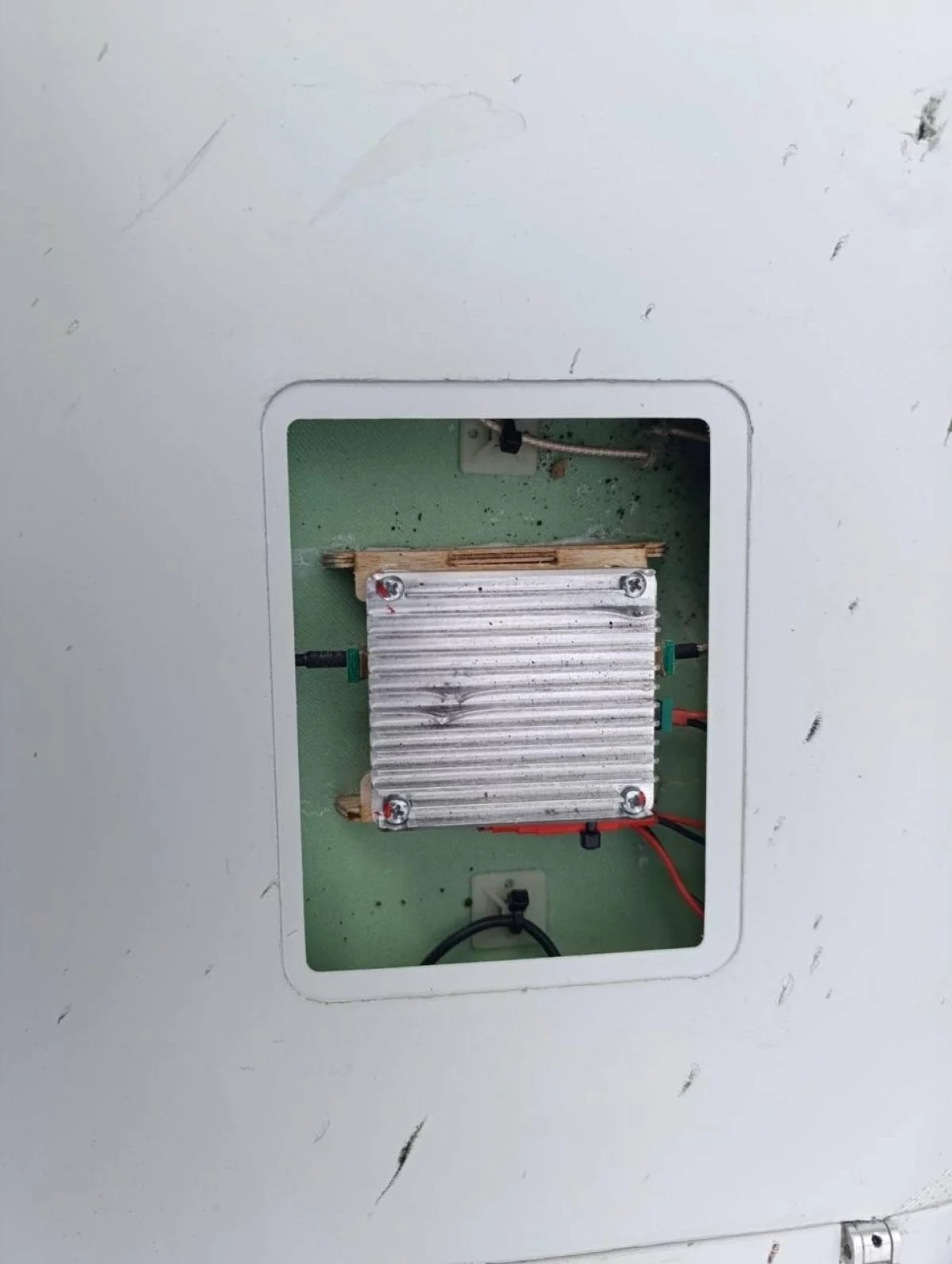 Сили оборони знищили новий рідкісний безпілотник Російської Федерації "Клин": Флеш оприлюднив подробиці (фото) 12 Сили оборони збили новий рідкісний дрон РФ "Клин": Флеш розкрив деталі (фото)