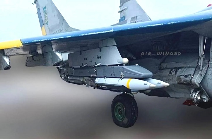 Стала известна стоимость GBU-39, которые активно применяются ВС ВСУ Стала відома вартість GBU-39, які активно використовуються Збройними силами України. 1