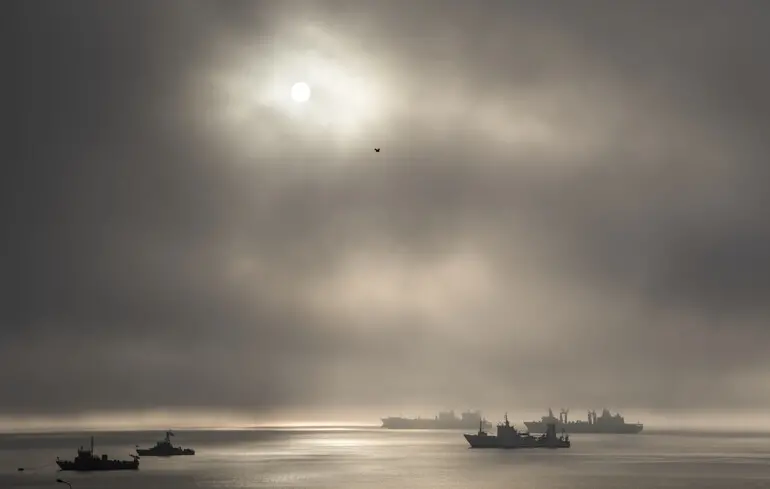 У Чорному морі відбулася атака на російський танкер – безпілотник вразив судно, що перевозило нафту, поблизу Босфору. 1