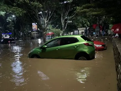 У Кенії внаслідок повеней загинуло 45 осіб, тривають роботи з пошуку зниклих безвісти. 3
