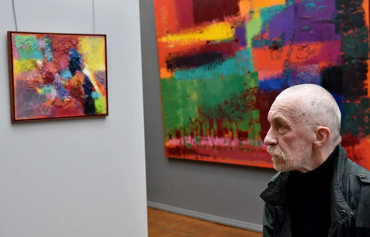 У «Київській картинній галереї» презентували масштабний проєкт Петра Лебединця Колір 9