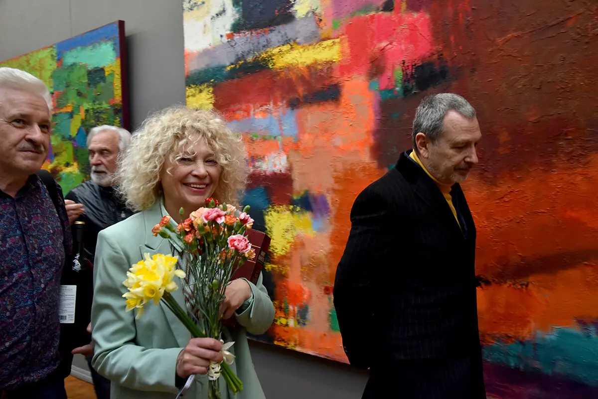 У «Київській картинній галереї» презентували масштабний проєкт Петра Лебединця Колір 2