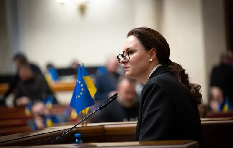 У партії Слуга народу висловили незадоволення діяльністю Юлії Свириденко, наводячи кілька підстав для цього. 1