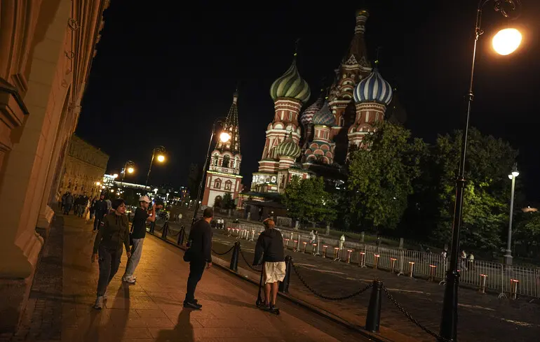 У Російській Федерації триває цензура, що проявляється у блокуванні Telegram та VPN-сервісів, а також у підготовці ФСБ до можливих протестних акцій. 1