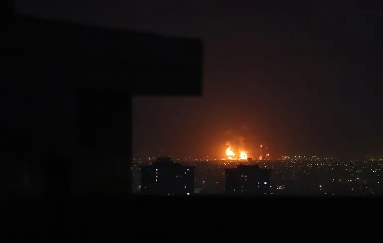 Удар Ізраїлю по Тегерану - ЦАХАЛ завдав атаки на нафтосховища та завод Шахран. 1