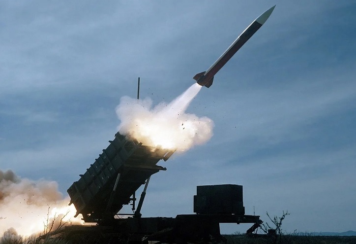 Україна може зіткнутися з нестачею ракет для зенітно-ракетного комплексу Patriot через конфлікт в Ірані. 1