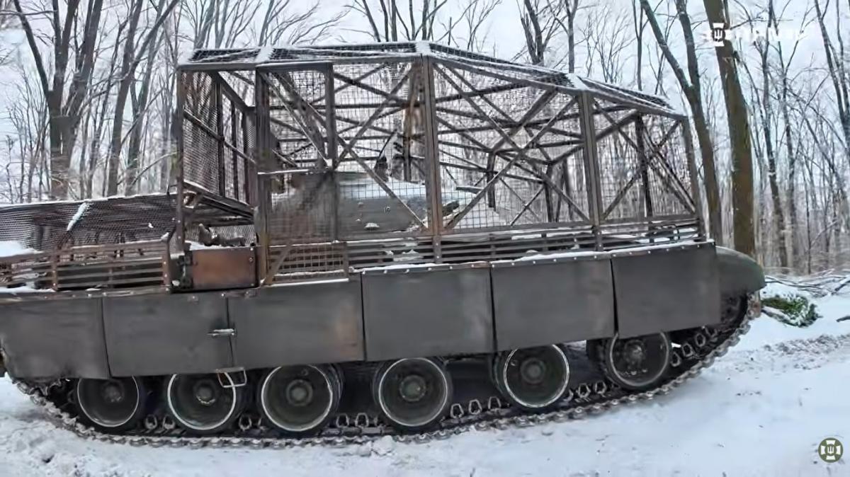 Українські бійці створили унікальний "танк-франкенштейн" (відео)