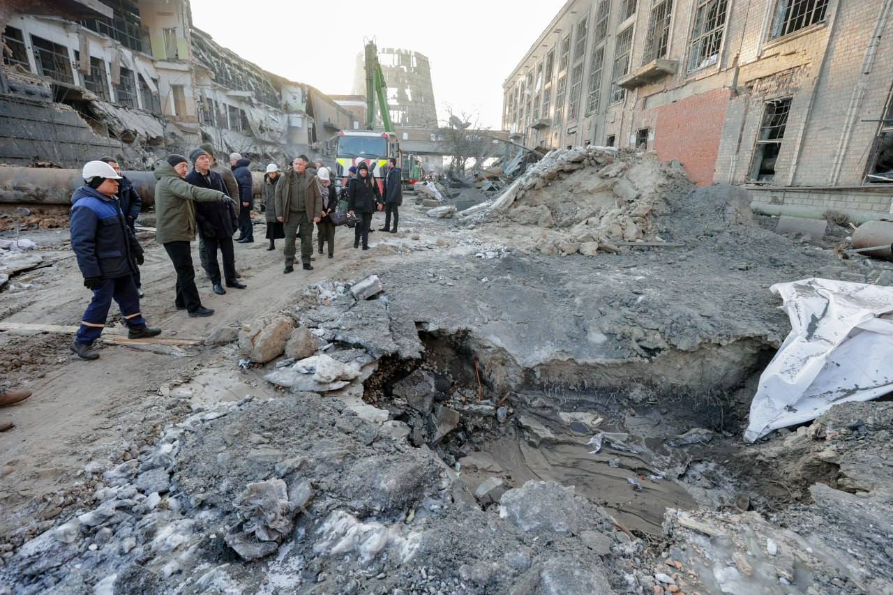 Уряд не має наміру націоналізувати Дарницьку ТЕЦ, проте надасть підтримку в її відновленні. 1