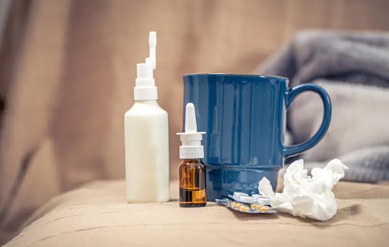 Вчені створили спрей для носа, який може слугувати універсальною вакциною проти вірусів, бактерій та алергій. Вчені створили спрей для носа, який може слугувати універсальною вакциною проти вірусів, бактерій та алергій. 1