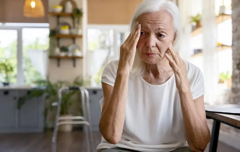 Вчені виявили десять маркерів старіння в крові, які допоможуть визначити, з якою швидкістю відбувається процес старіння у людини. 1