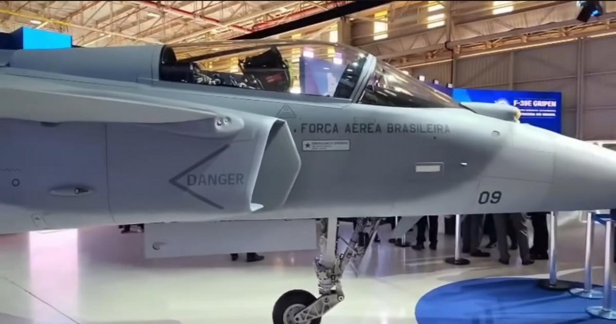 Велика держава виготовила свій перший винищувач F-39E Gripen (фото) 3 Велика країна побудувала свій перший F-39E Gripen (фото)