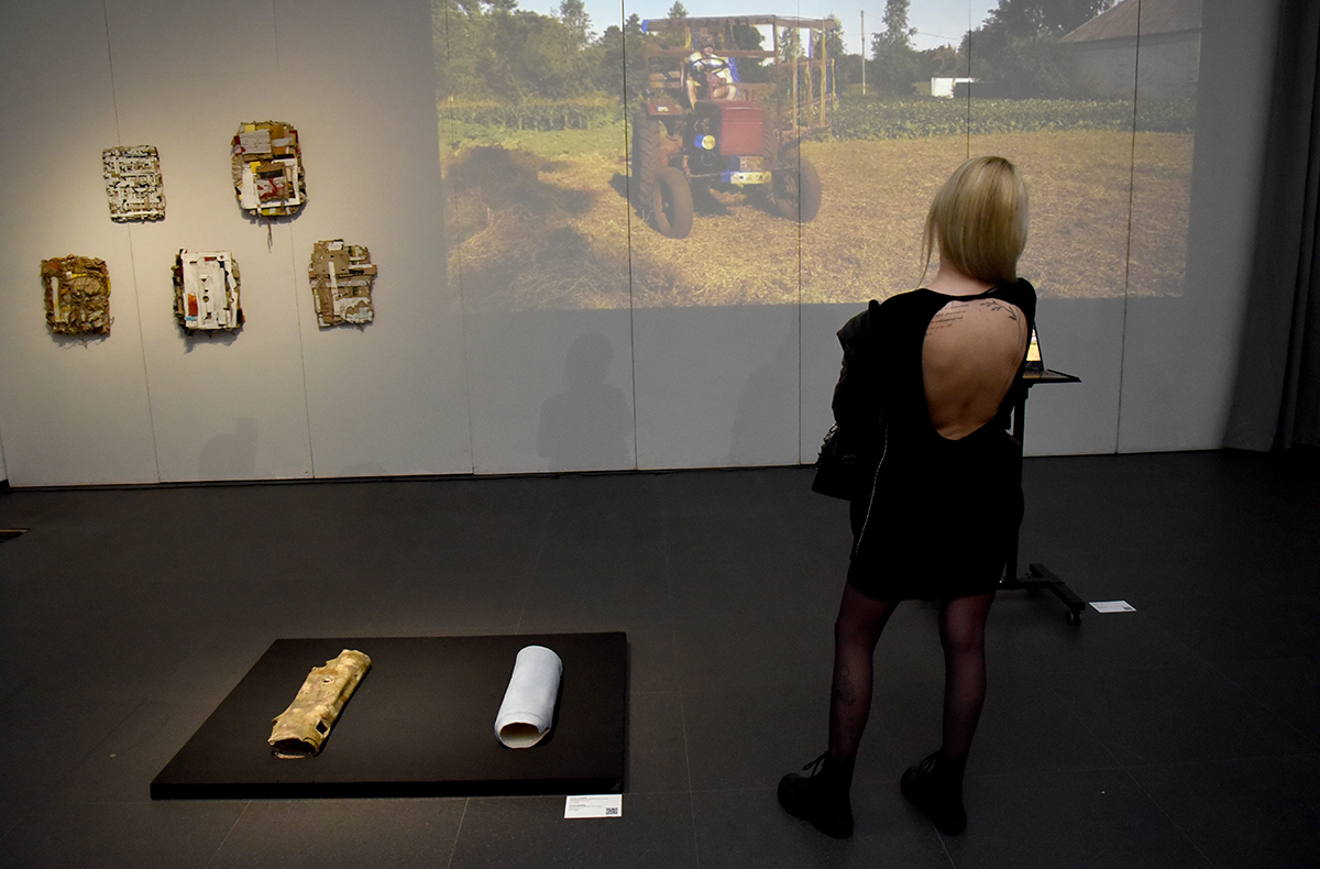 Виставка Хмарне сховище - понад 80 робіт від 64 художників представили в М17 - фото 32