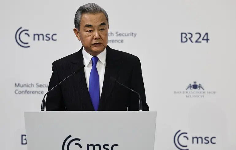 Взаємини між Китаєм та Сполученими Штатами - Ван Ї прагне досягти миру з Трампом. 1