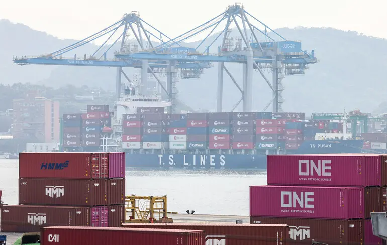 Європейський Союз призупинив угоду зі Сполученими Штатами, оскільки Брюссель вимагає забезпечення гарантій стосовно мит. 1