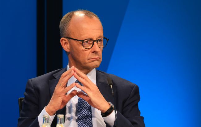 З картою України: як "приватна дипломатія" Мерца вплинула на переговори з Трампом. 1