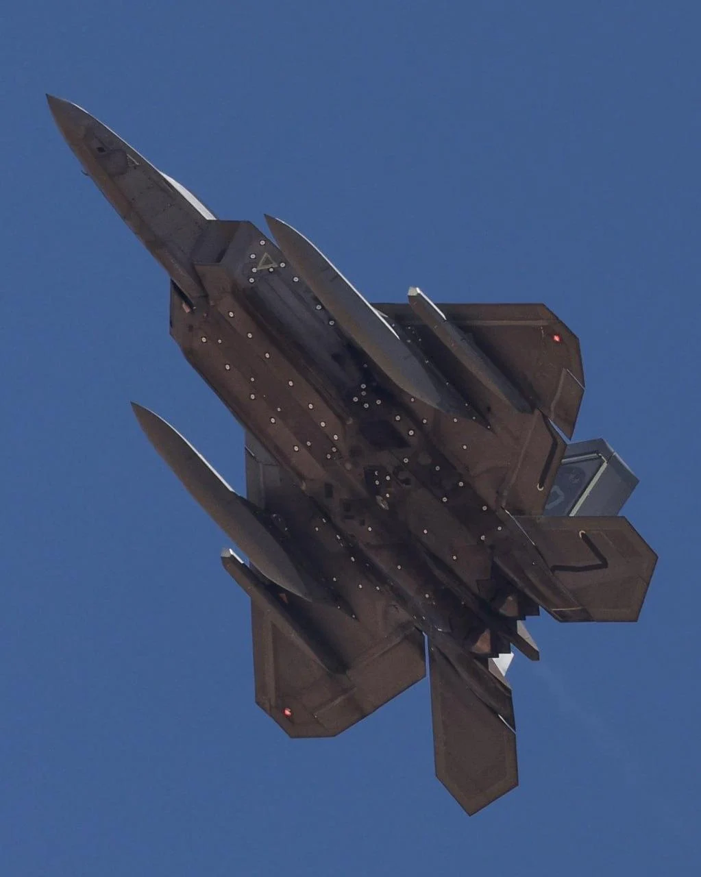 З&rsquo;явилися якісні фото винищувача F-22 "Raptor 2.0", що отримав принципово нові можливості