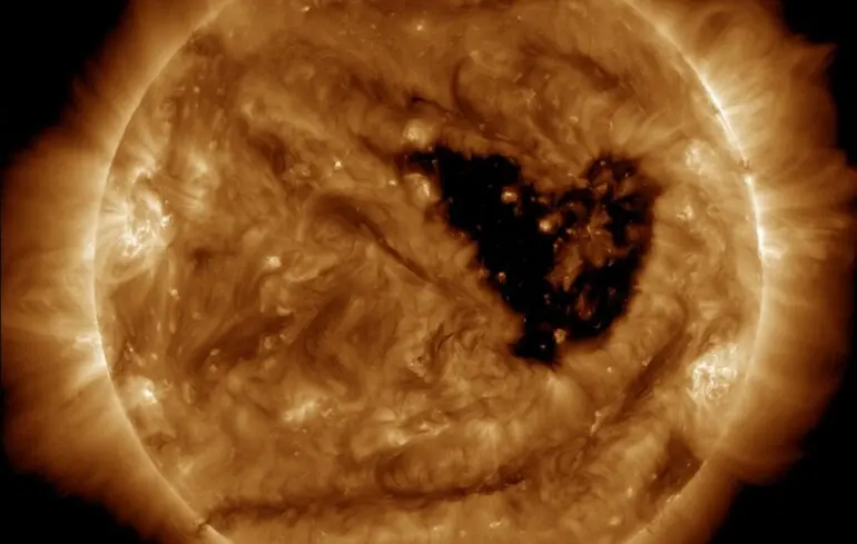 19 і 20 квітня 2026 року на Землі очікується магнітна буря. Причини її виникнення пов'язані з активністю сонячних явищ. 19 і 20 квітня 2026 року на Землі очікується магнітна буря. Причини її виникнення пов'язані з активністю сонячних явищ. 1