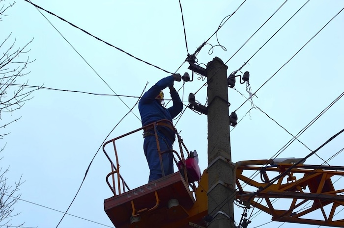 Андрей Стасевский: за выходные зафиксировано 23 удара по энергообъектам «Запорожьеоблэнерго» Андрій Стасевський повідомив, що протягом вихідних було зафіксовано 23 атаки на енергетичні об'єкти «Запоріжжяобленерго». 2