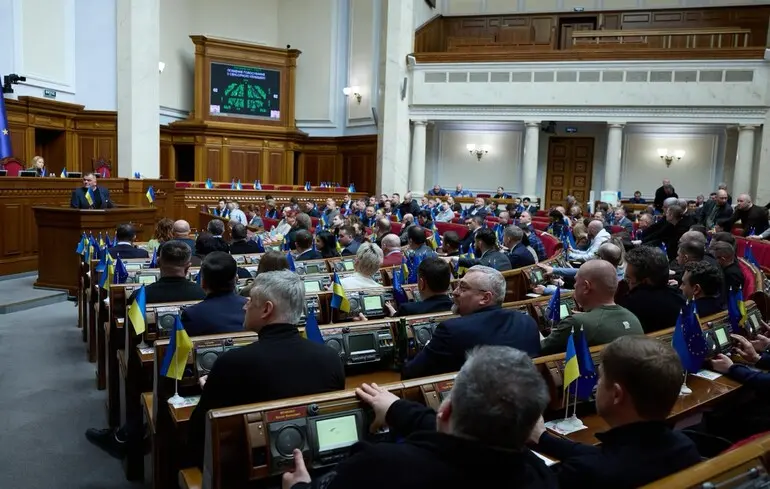 Арахамія та Свириденко виявили метод, як "заохотити" депутатів до підвищення податків. 1