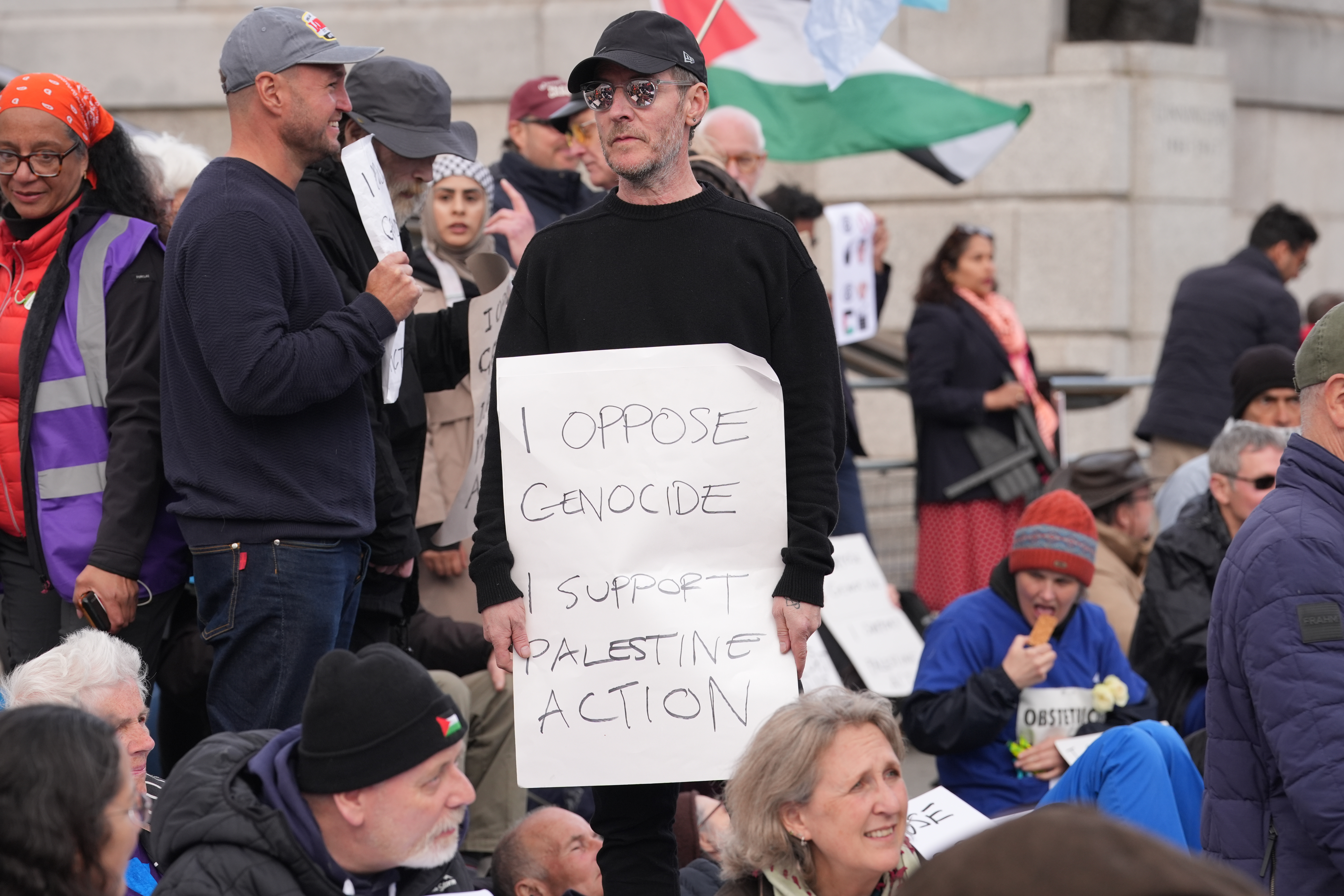 Арешт фронтмена Massive Attack Роберта Дель Наджа - в Лондоні затримали понад 500 протестувальників - новини культури 2