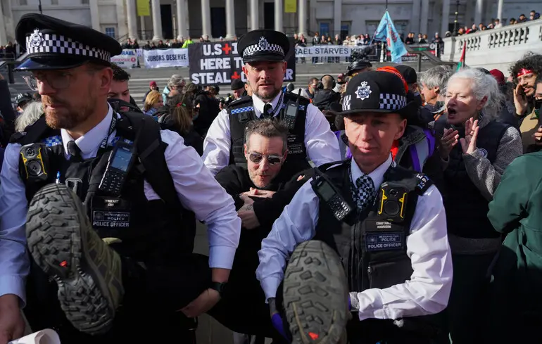 Арешт фронтмена Massive Attack Роберта Дель Наджа - в Лондоні затримали понад 500 протестувальників - новини культури 1