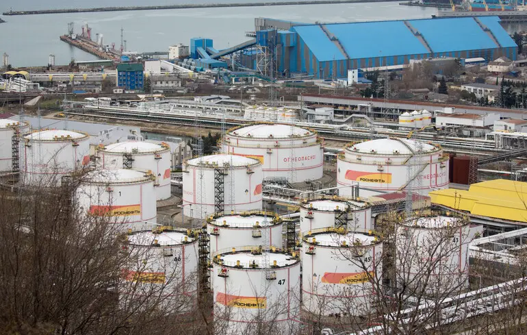 Атака на нафтопереробний завод у Туапсе призвела до зупинки його діяльності внаслідок пошкоджень і виникнення пожежі. 1