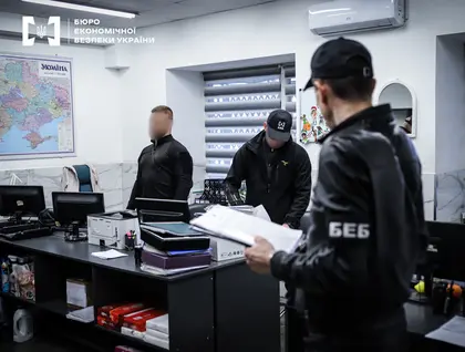 Бюро економічної безпеки виявило схему, в якій компанію поділили на тисячі фізичних осіб-підприємців. 4