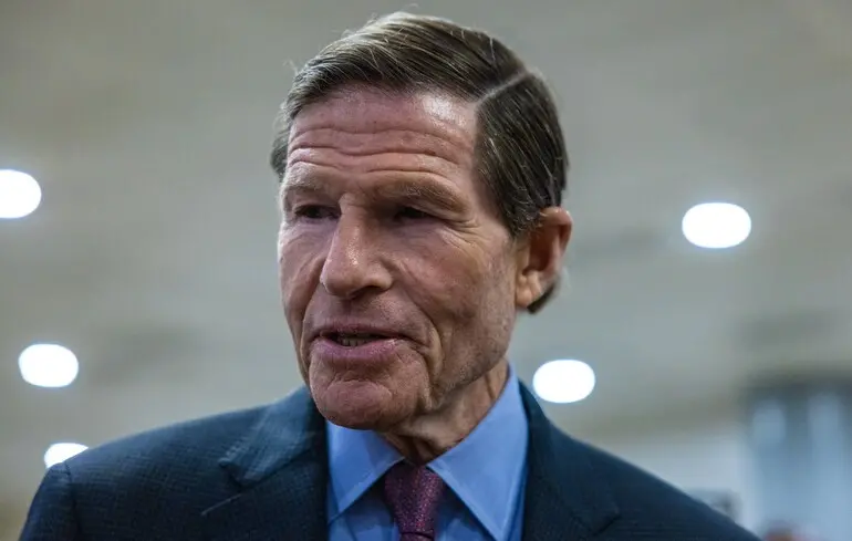 Блокування російської нафти - демократи закликають Трампа скасувати зменшення санкцій. 1