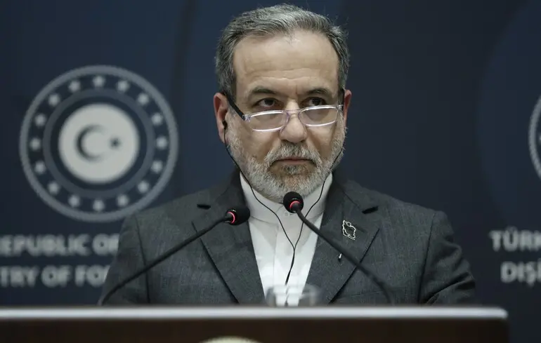 Іран висунув вимогу для відновлення роботи Ормузької протоки - подробиці двотижневого перемир'я між Сполученими Штатами та Тегераном. 1