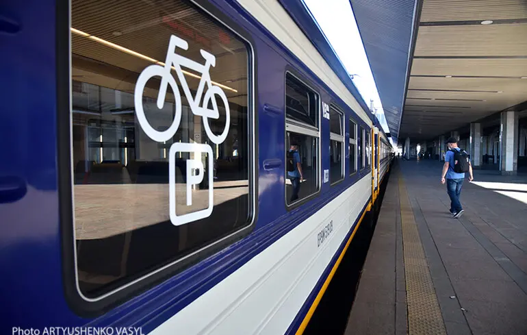 Київська міська електричка здійснює ремонтні роботи, внаслідок чого деякі рейси скасовано. 1