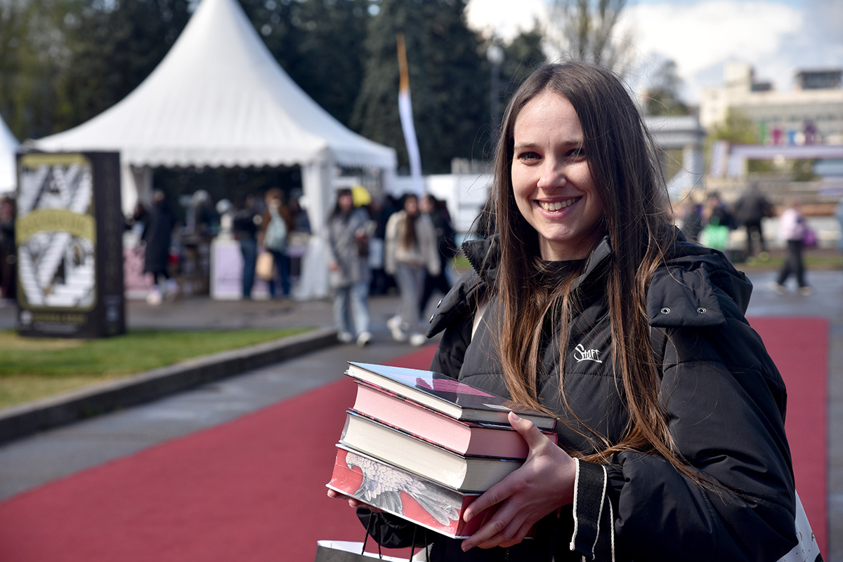 Книжкова країна на ВДНГ - стартував масштабний фестиваль літератури та мистецтва - фотто 23