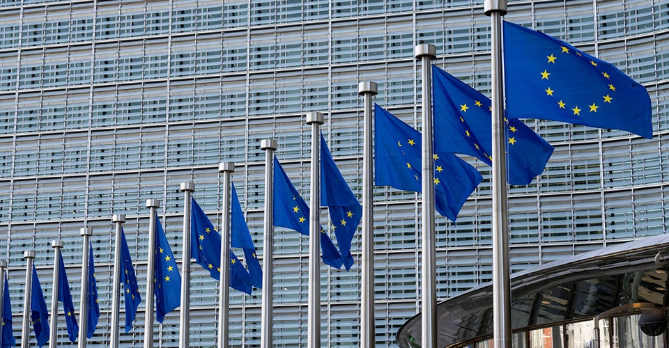 Кредит від Європейського Союзу може призвести до парламентської кризи, а також до інших важливих моментів, які висвітлюють світові засоби масової інформації 29 квітня. 4