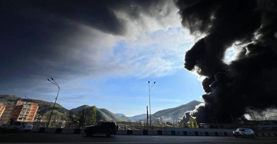 Кредит від Європейського Союзу може призвести до парламентської кризи, а також до інших важливих моментів, які висвітлюють світові засоби масової інформації 29 квітня. 2