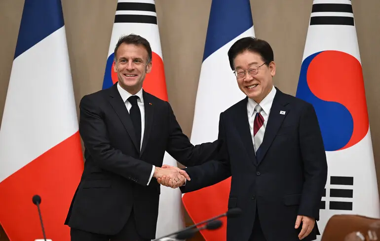 Лідери Франції та Південної Кореї домовилися про співпрацю між державами. 1