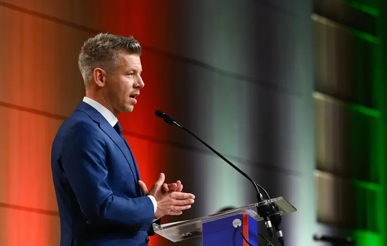 Мадяр висловив бажання зустрітися з Зеленським, на що отримав відповідь від президента. 1