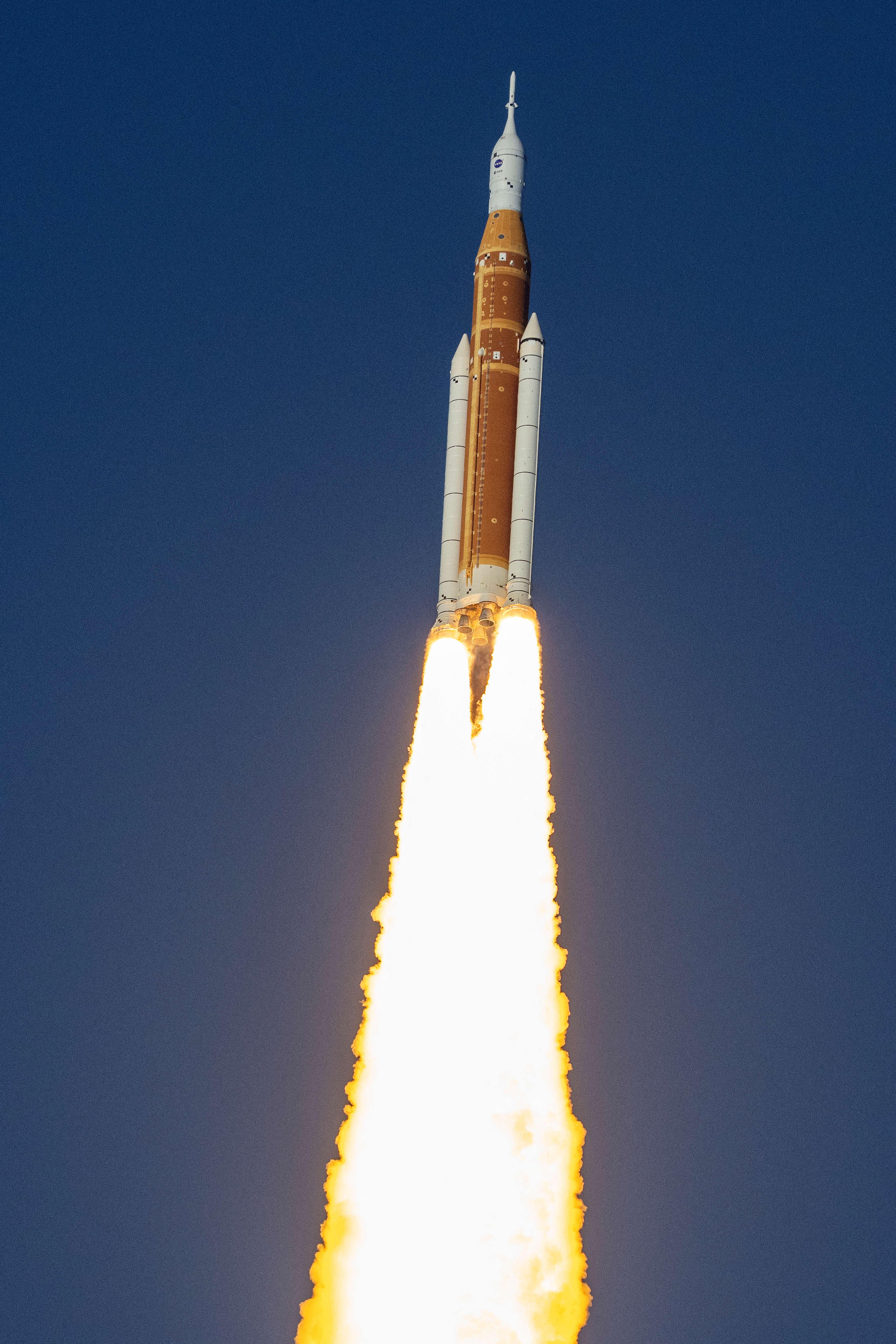 Місія Artemis II - здійснено знаковий запуск космічного корабля Orion до Місяця - світлини. 10