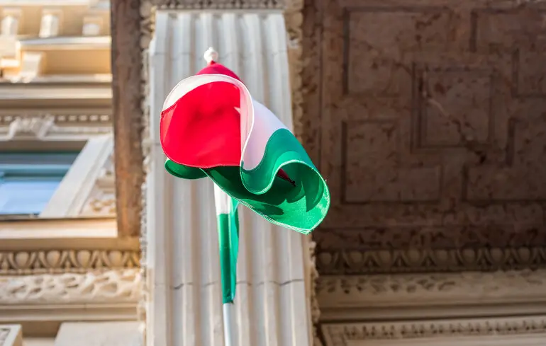 На виборах в Угорщині партія Віктора Орбана висунула звинувачення на адресу опозиції в підкупі виборців. На виборах в Угорщині партія Віктора Орбана висунула звинувачення на адресу опозиції в підкупі виборців. 1