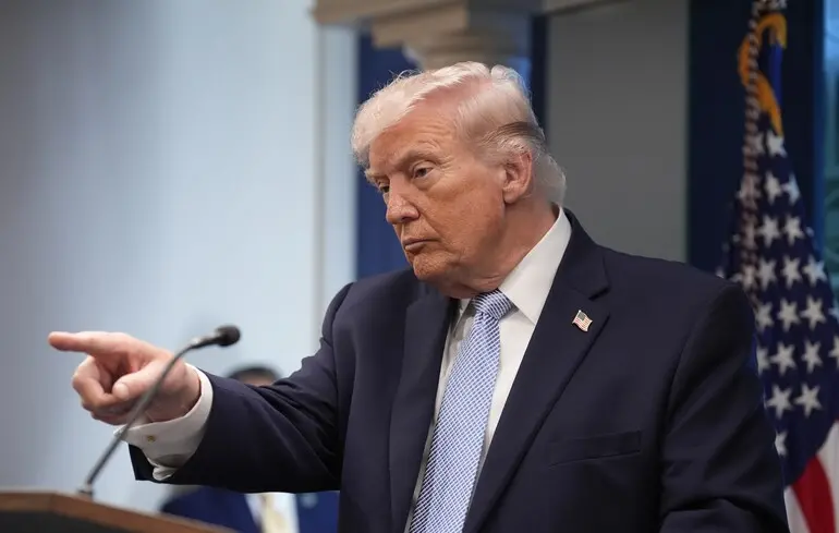 Нафта з Росії – Трамп має можливість продовжити ліцензію на її придбання. 1