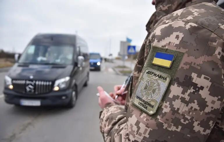 Очікується, що черги на кордоні зменшаться, оскільки Україна та Польща мають намір обмінюватися інформацією. 1