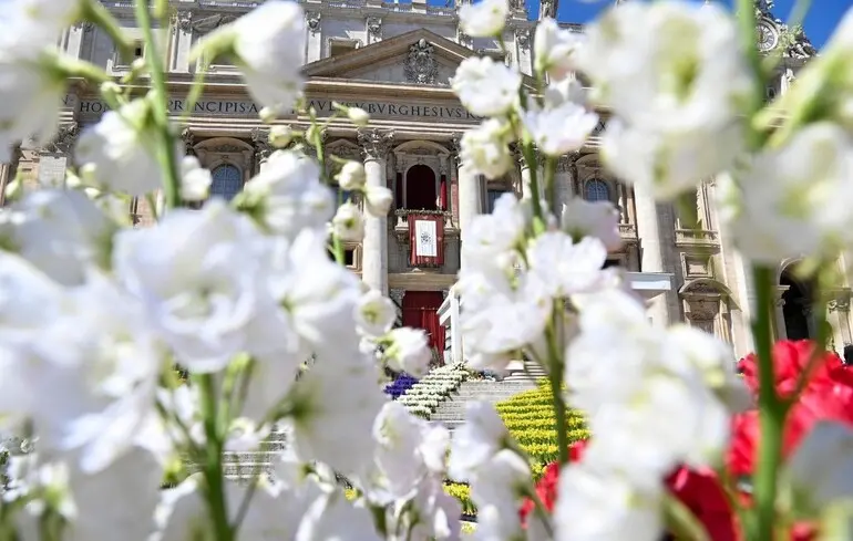 Папа Лев XIV звернувся до світових керівників, підкреслюючи важливість сили прощення в порівнянні зі силою зброї. 1