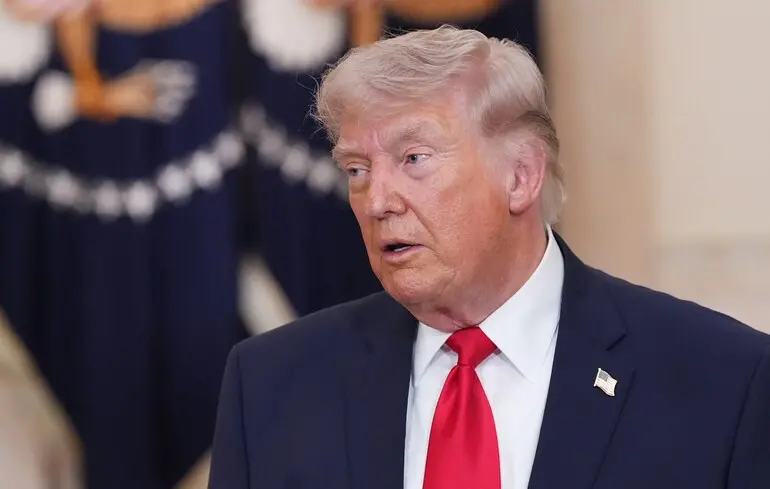 Президент США Дональд Трамп висловив погрозу Ірану, зазначивши, що вночі може зникнути ціла цивілізація. 1